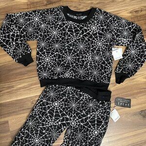 Better Together Spiderweb Pajama Set Halloween Crop Sweatshirt Jogger, SOFT - XS